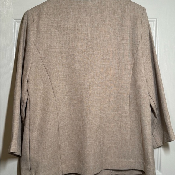 Alfred Dunner Beige Floral Women's Blazer Size 12 - Picture 6 of 6